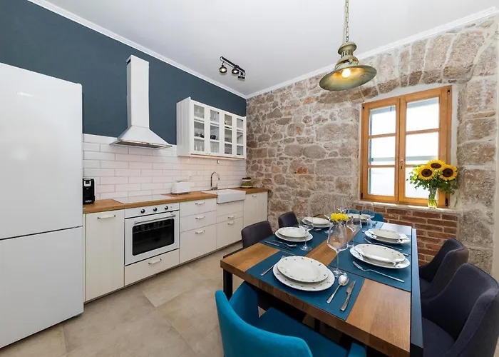 Lighthouse Prisnjak * Murter