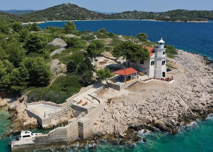 Lighthouse Prisnjak Vila *